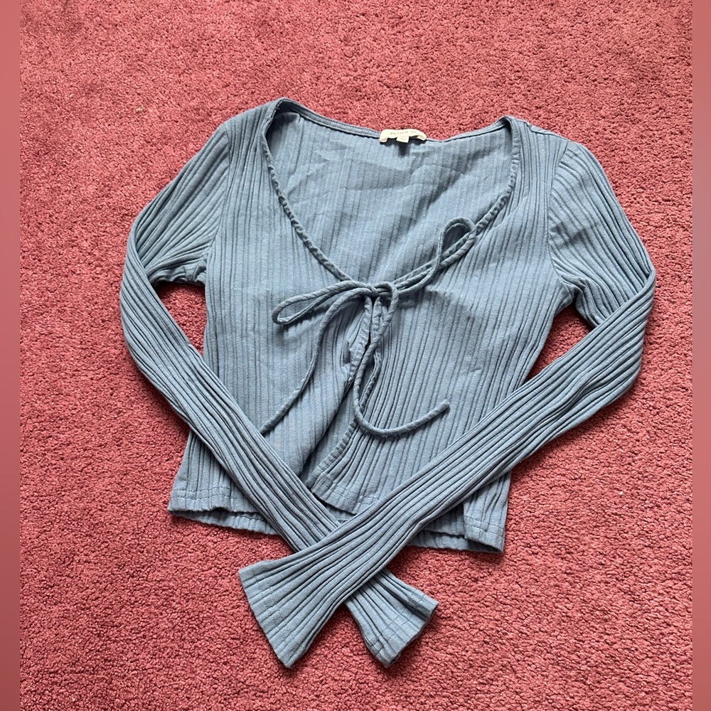 Women’s cropped tie shawl open frount ribbed material